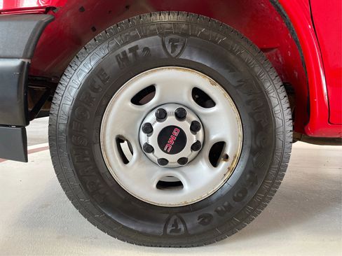 Used 2017 GMC Savana 3500 image 12