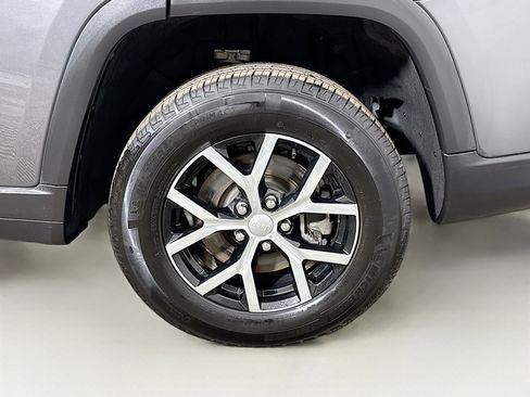 Used 2024 Jeep Grand Cherokee L Limited w/ Luxury Tech Group II image 30