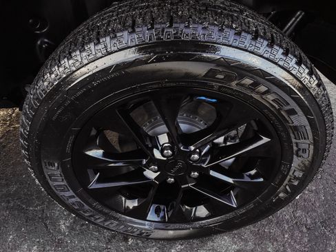 Used 2023 Jeep Wrangler Unlimited Sahara w/ Cold Weather Group image 7