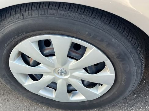 Used 2010 Toyota Corolla LE FWD image 10