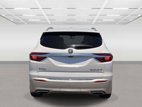 Used 2018 Buick Enclave Avenir w/ Avenir Technology Package FWD image 4