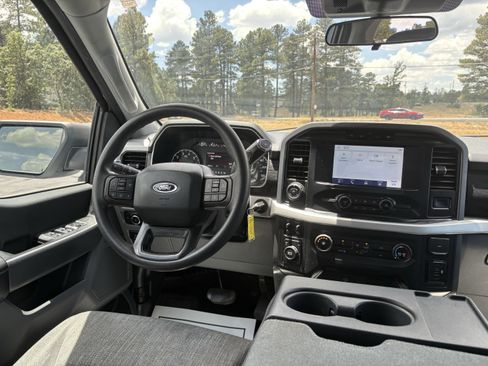 Used 2022 Ford F150 XLT w/ Trailer Tow Package AWD/4WD image 3