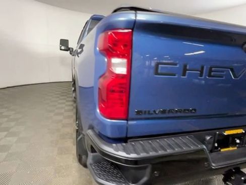 Used 2025 Chevrolet Silverado 2500 Custom w/ Custom Value Package AWD/4WD image 6