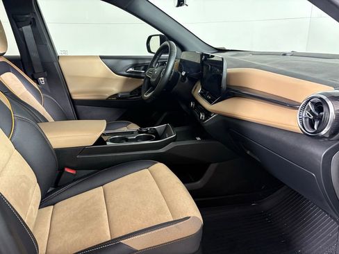 Used 2026 Chevrolet Equinox ACTIV w/ Convenience Package III image 17