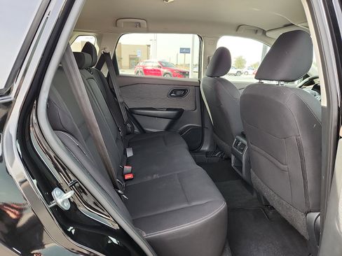 Used 2023 Nissan Rogue S image 14