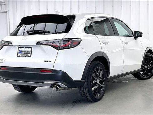 Certified 2025 Honda HR-V Sport image 12