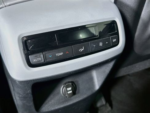 Used 2025 Hyundai Palisade SEL FWD image 28