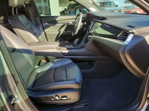 Used 2023 Cadillac XT6 Premium Luxury w/ Technology Package image 29