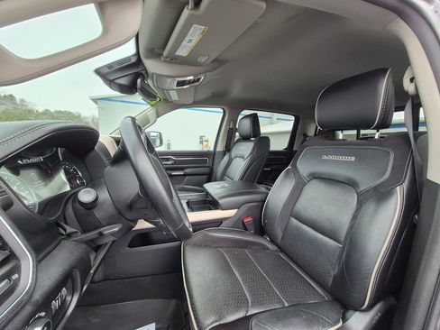 Used 2022 RAM 1500 Laramie AWD/4WD image 14