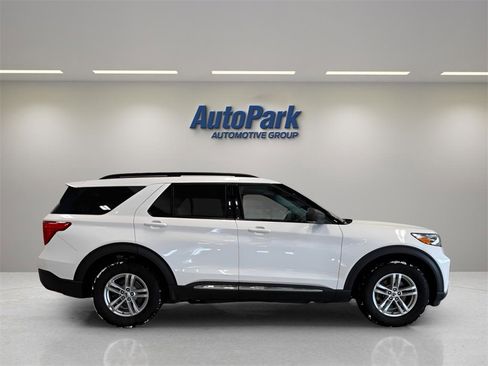 Used 2022 Ford Explorer XLT image 8