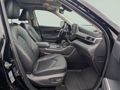 Used 2022 Toyota Highlander XLE image 21