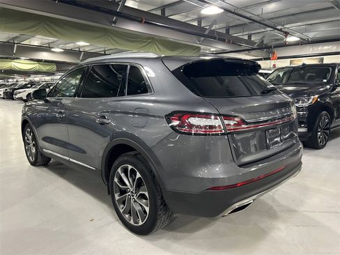 Used 2022 Lincoln Nautilus Reserve image 4