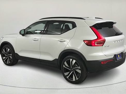 Certified 2026 Volvo XC40 B5 Ultra w/ Climate Package AWD/4WD image 6
