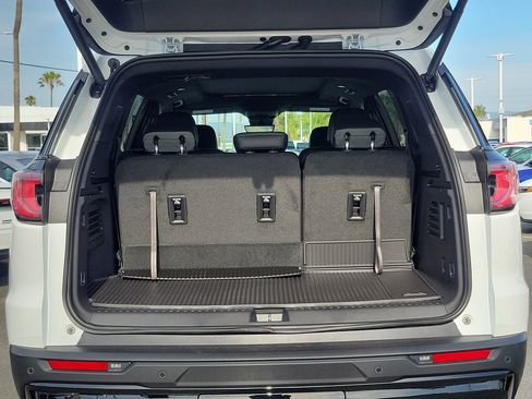 New 2026 GMC Acadia AT4 w/ Luxury Package AWD/4WD image 6