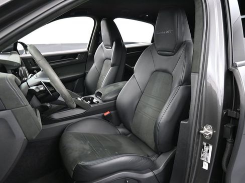Certified 2024 Porsche Cayenne Turbo GT AWD/4WD image 5