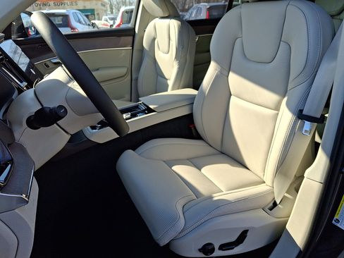 New 2026 Volvo XC90 B6 Ultra w/ Protection Package Premier image 9