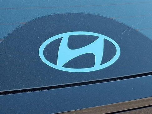 Used 2025 Hyundai Tucson SE image 30