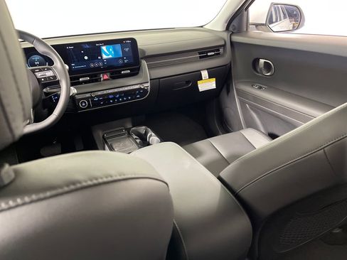 New 2026 Hyundai Ioniq 5 SEL image 17