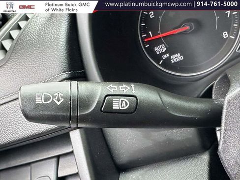 Used 2022 GMC Terrain SLE image 27