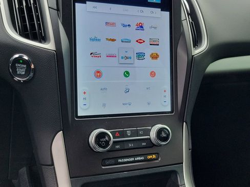 Certified 2021 Ford Edge SE FWD image 28