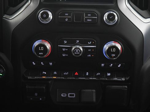 Used 2019 GMC Sierra 1500 SLT w/ SLT Premium Package AWD/4WD image 19
