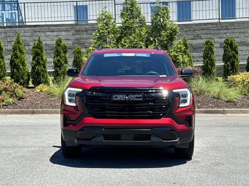 Used 2026 GMC Terrain Elevation w/ Elevation Premium Package FWD image 3