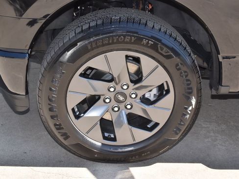 Certified 2025 Ford F150 Lightning Flash image 39