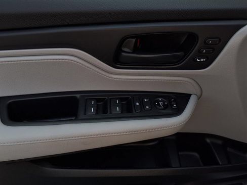 Used 2024 Honda Odyssey EX-L image 18