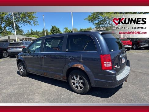 Used 2008 Chrysler Town & Country Touring FWD image 13