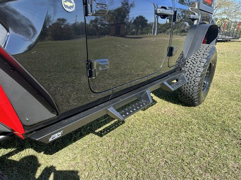 Used 2023 Jeep Wrangler Sport S image 14