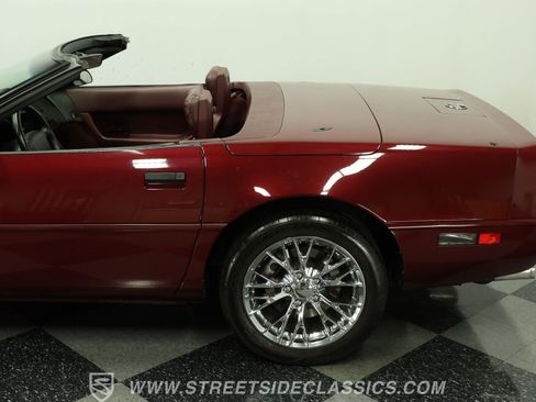 Used 1993 Chevrolet Corvette Convertible RWD image 24