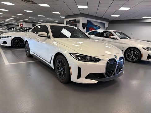 Used 2023 BMW i4 eDrive35 RWD image 3
