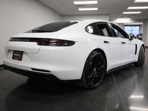 Used 2018 Porsche Panamera 4S image 6