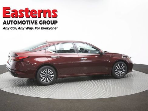 Used 2023 Nissan Altima 2.5 SV FWD image 43