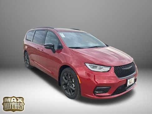New 2026 Chrysler Pacifica Select image 18