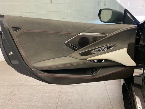 Used 2023 Chevrolet Corvette Stingray Premium Conv w/ Z51 Performance Package RWD image 12