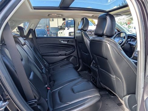 Used 2021 Ford Edge Titanium image 19