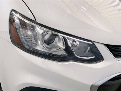 Used 2020 Chevrolet Sonic LT FWD image 28