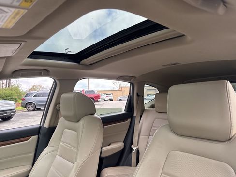 Used 2017 Honda CR-V Touring image 9