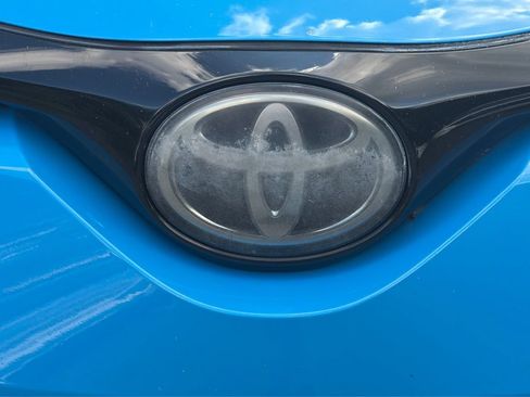 Used 2019 Toyota C-HR Limited FWD image 27
