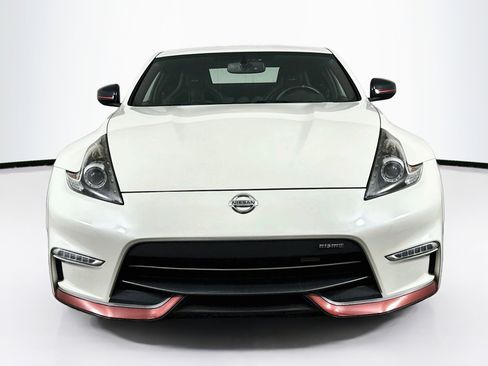 Used 2016 Nissan 370Z NISMO RWD image 2