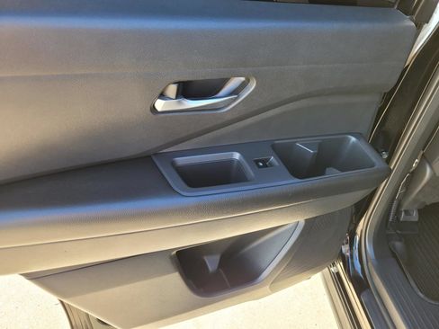 Used 2022 Nissan Pathfinder S FWD image 15