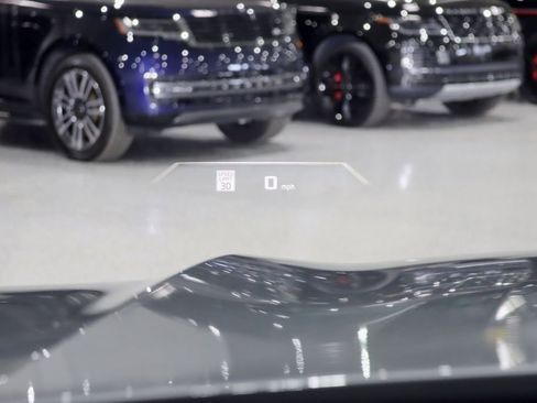 Used 2025 BMW X5 M60i image 18