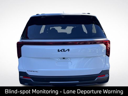Used 2025 Kia Carnival SX Prestige FWD image 8