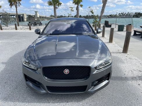 Used 2018 Jaguar XE R-Sport image 7