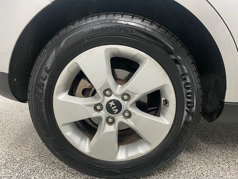 Used 2019 Kia Soul image 24