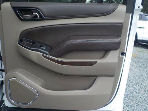 Used 2019 Chevrolet Suburban LT image 28