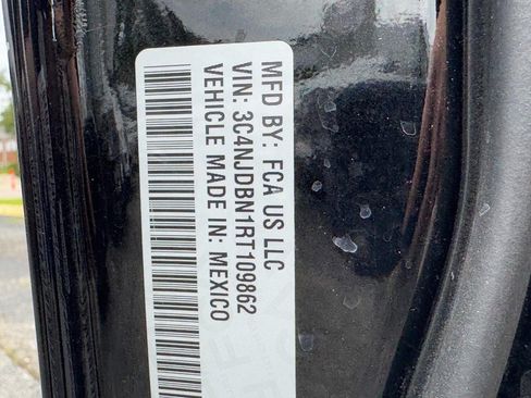 Used 2024 Jeep Compass Latitude AWD/4WD image 25