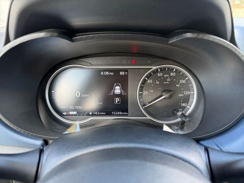 Used 2025 Nissan Versa SV w/ Trunk Package FWD image 14