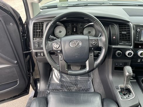 Used 2018 Toyota Sequoia TRD Sport AWD/4WD image 13